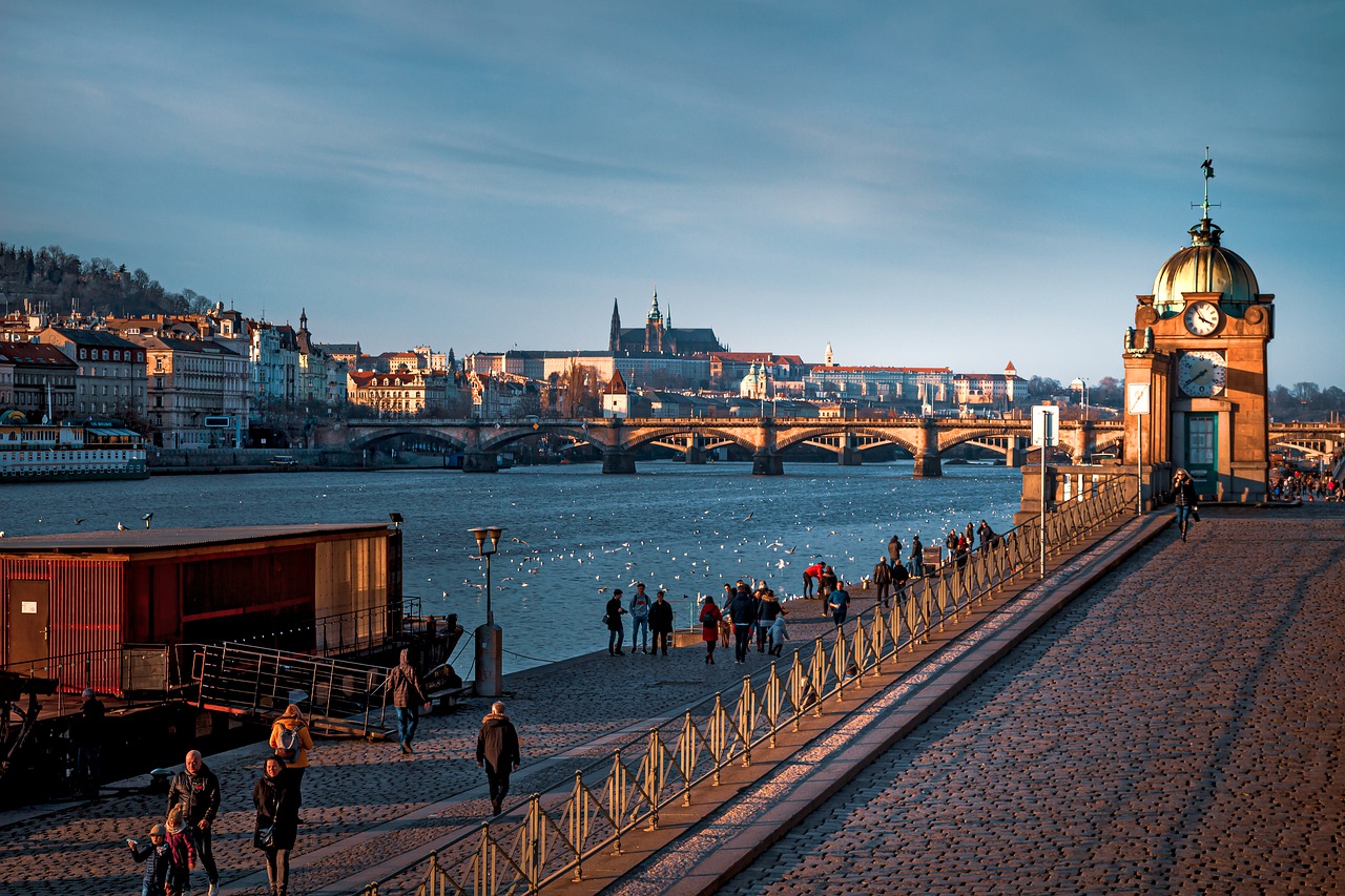 Pražské náplavky v roce 2022: Budou hezčí, klidnější i kulturnější