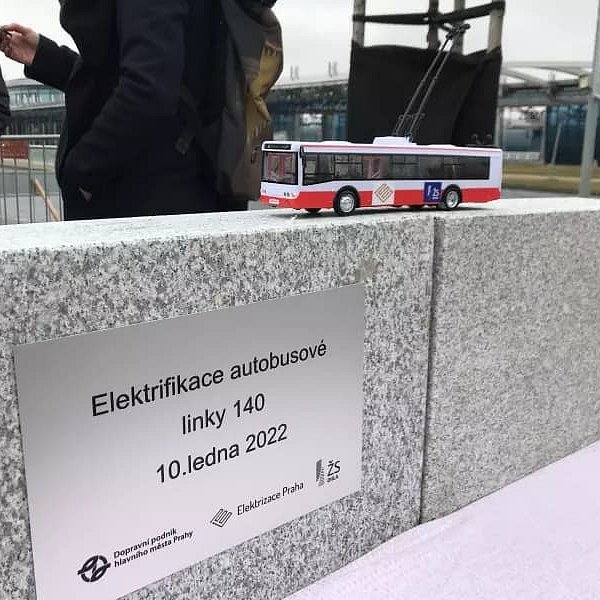 Prahu znovu propojí trolejbusová linka. Elektrizace MHD odstartovala z Palmovky