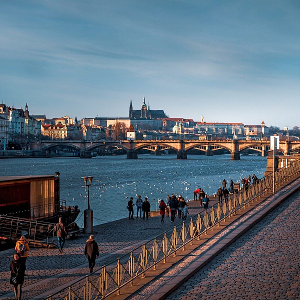 Pražské náplavky v roce 2022: Budou hezčí, klidnější i kulturnější