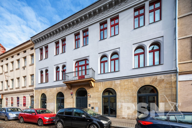 Obchodní prostor Praha 8 - Karlín, ul. Prvního pluku 144