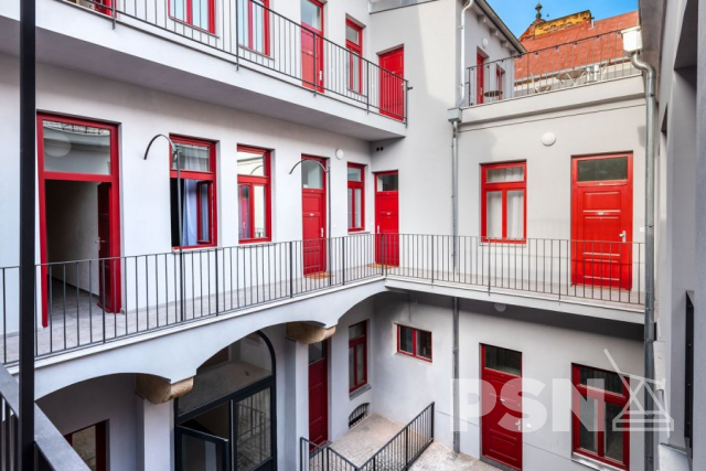 Flat 2+kk Prague 8 - Karlín, Prvního pluku street