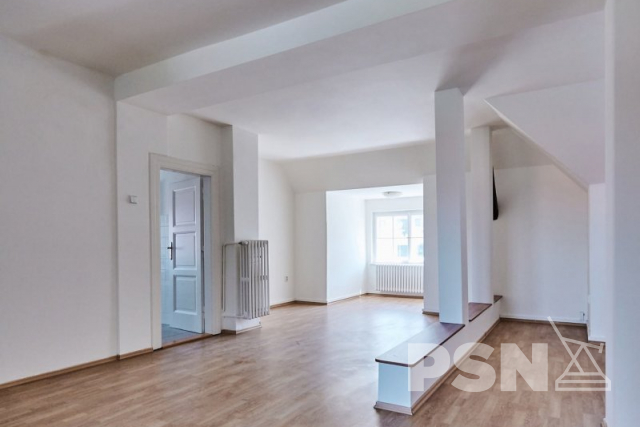 Vila na Ořechovce se zahradou a garáží Vila Slunná 16