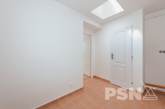 Bytová jednotka U Pekáren 253/2, Praha 15, k.ú. Hostivař