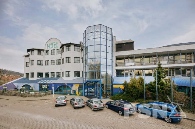 Komplex s jednotkami a restauračním zázemím ve skvělé lokalitě