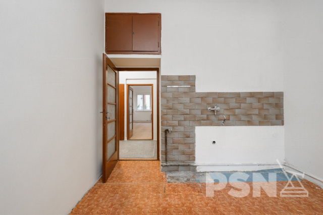 The residential unit No. 12 with the layout of 2 rooms + kitchenette has a floor area of 53.8 m². - 10/12